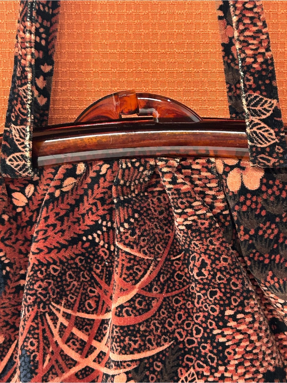 1970’s Carpet Baggers of America for Contempo velvet lucite bag - Picture 3 of 15